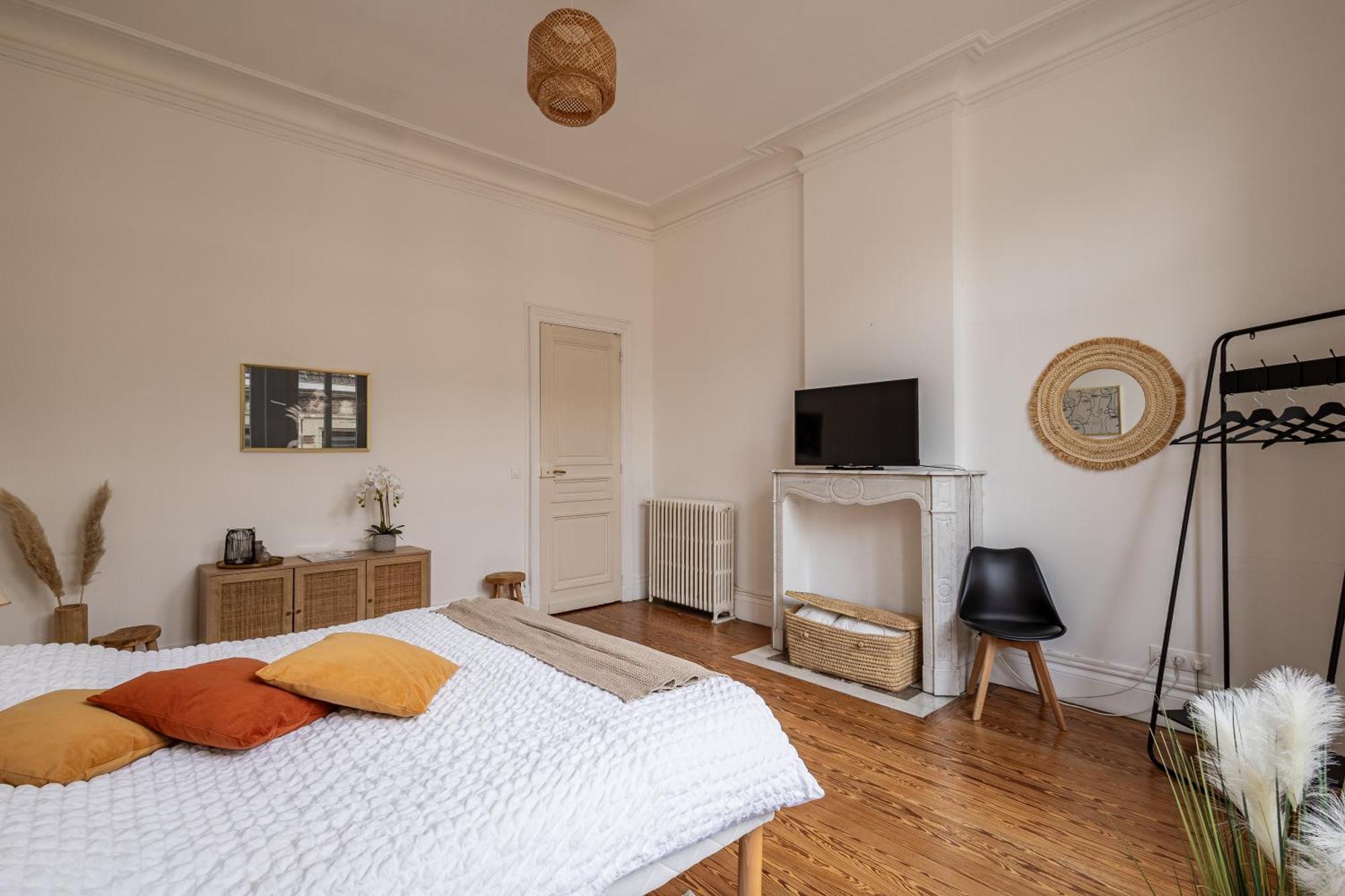 Hotel Particulier - Le 119 วาลองเซียนส์ ภายนอก รูปภาพ